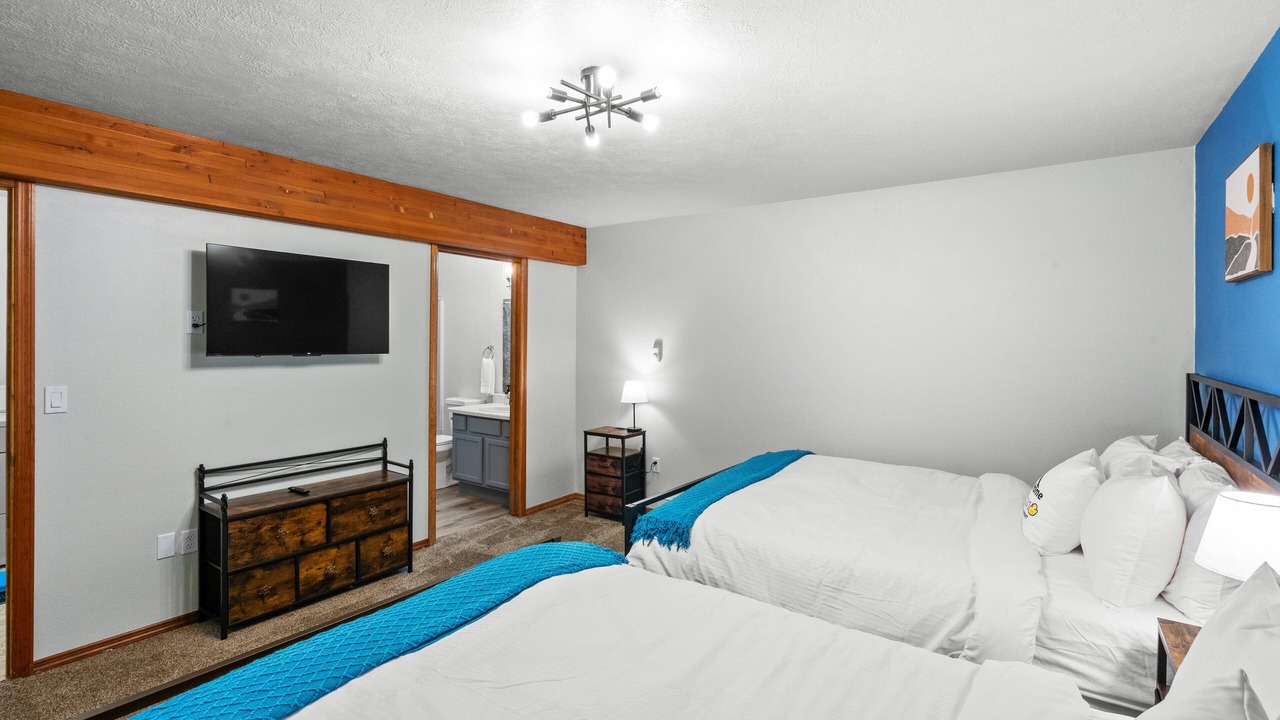 Photo of Bedroom in West Yellowstone