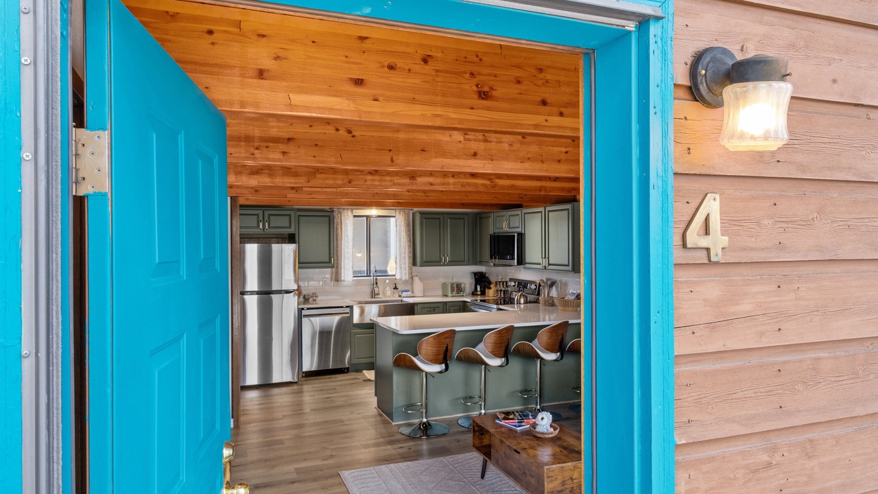 Photo of Kitchen in West Yellowstone