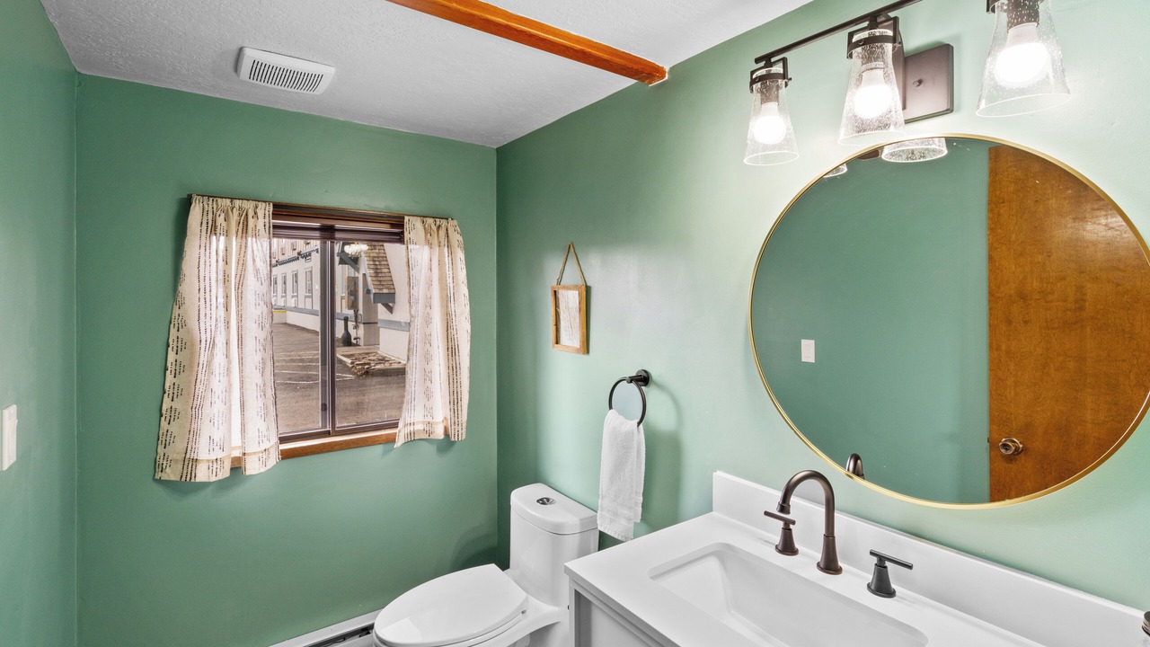 Photo of Bathroom in West Yellowstone