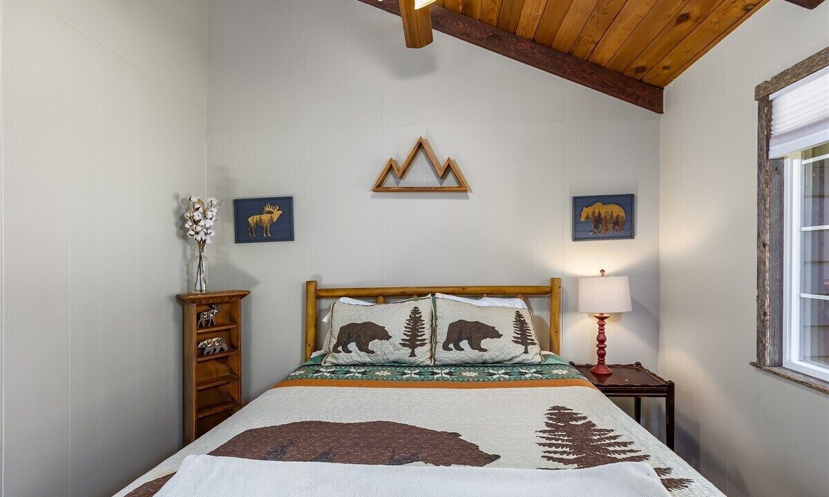 Photo of Bedroom in Packwood