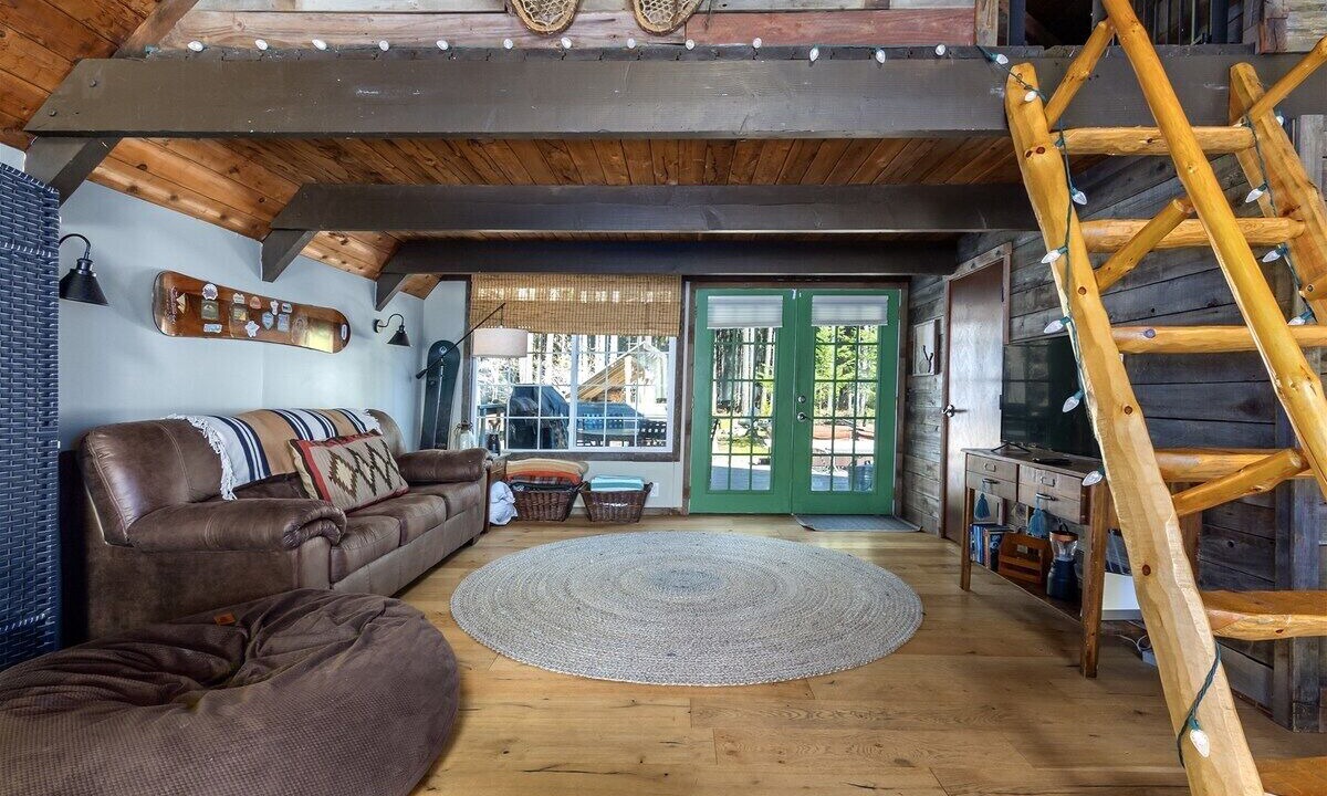 Photo of Livingroom in Packwood