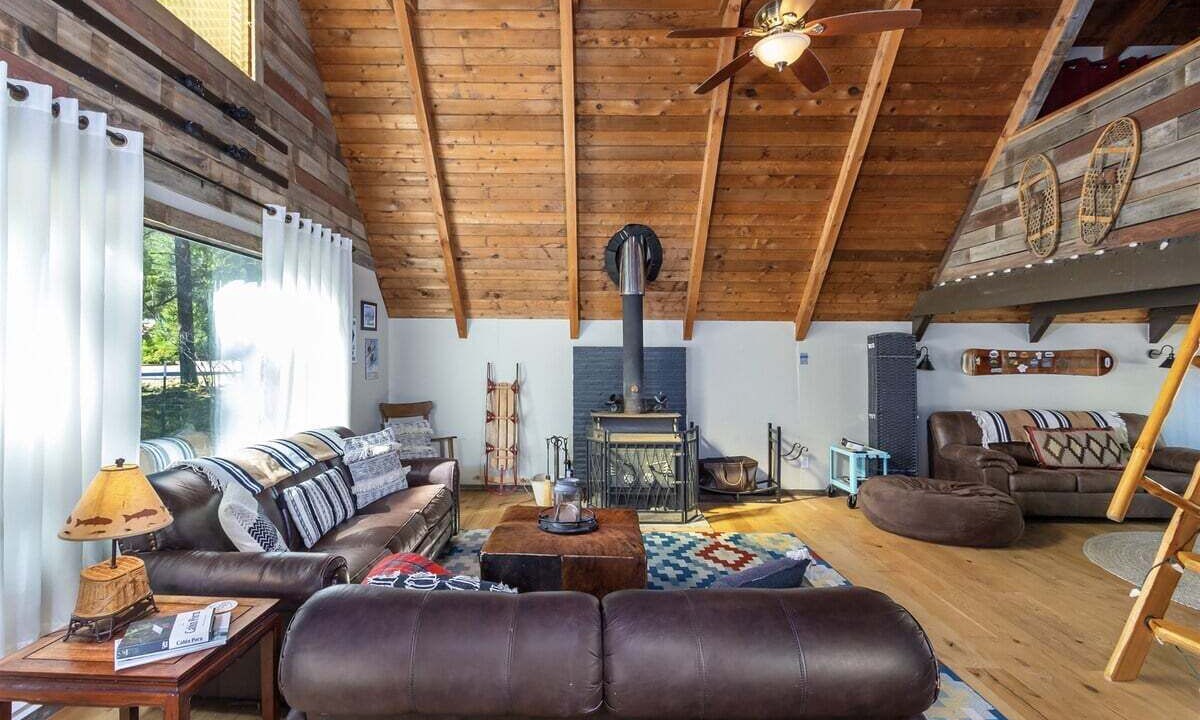 Photo of Livingroom in Packwood