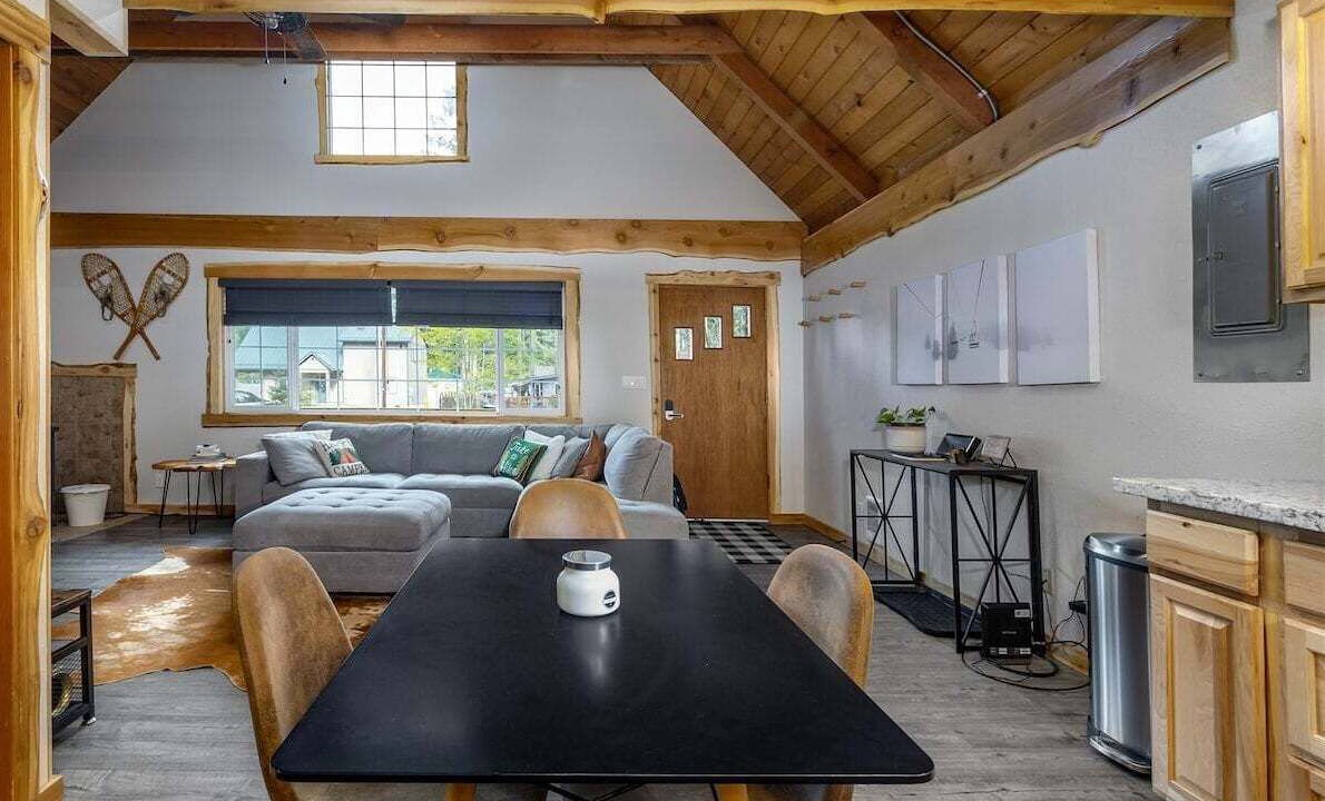Photo of Livingroom in Packwood
