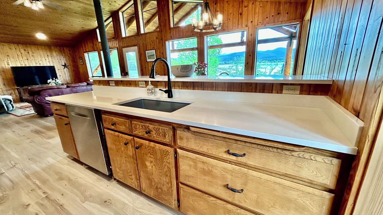 Photo of Bedroom in Sandpoint