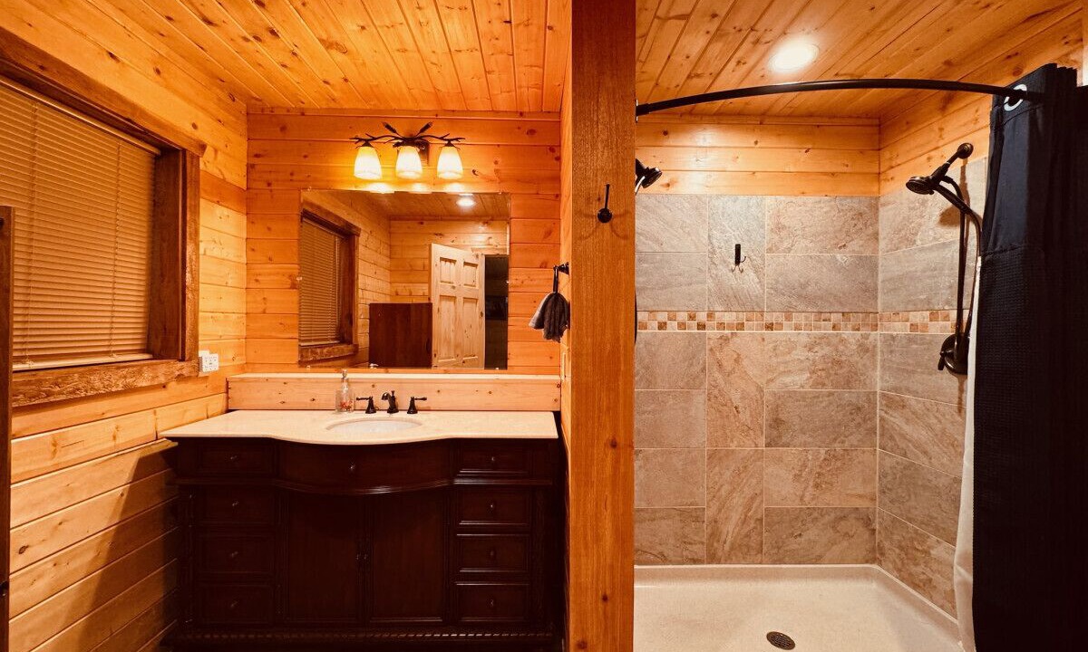 Photo of Bathroom in Island Park