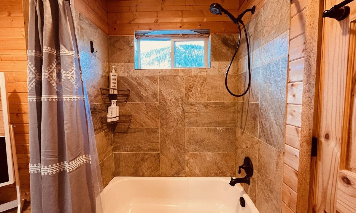 Photo of Bathroom in Island Park