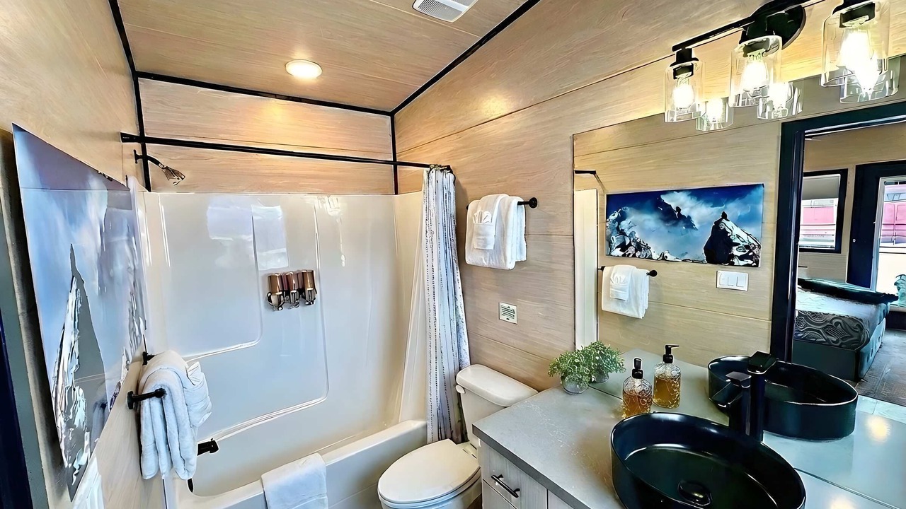Photo of Bathroom in Leigh Creek Estates