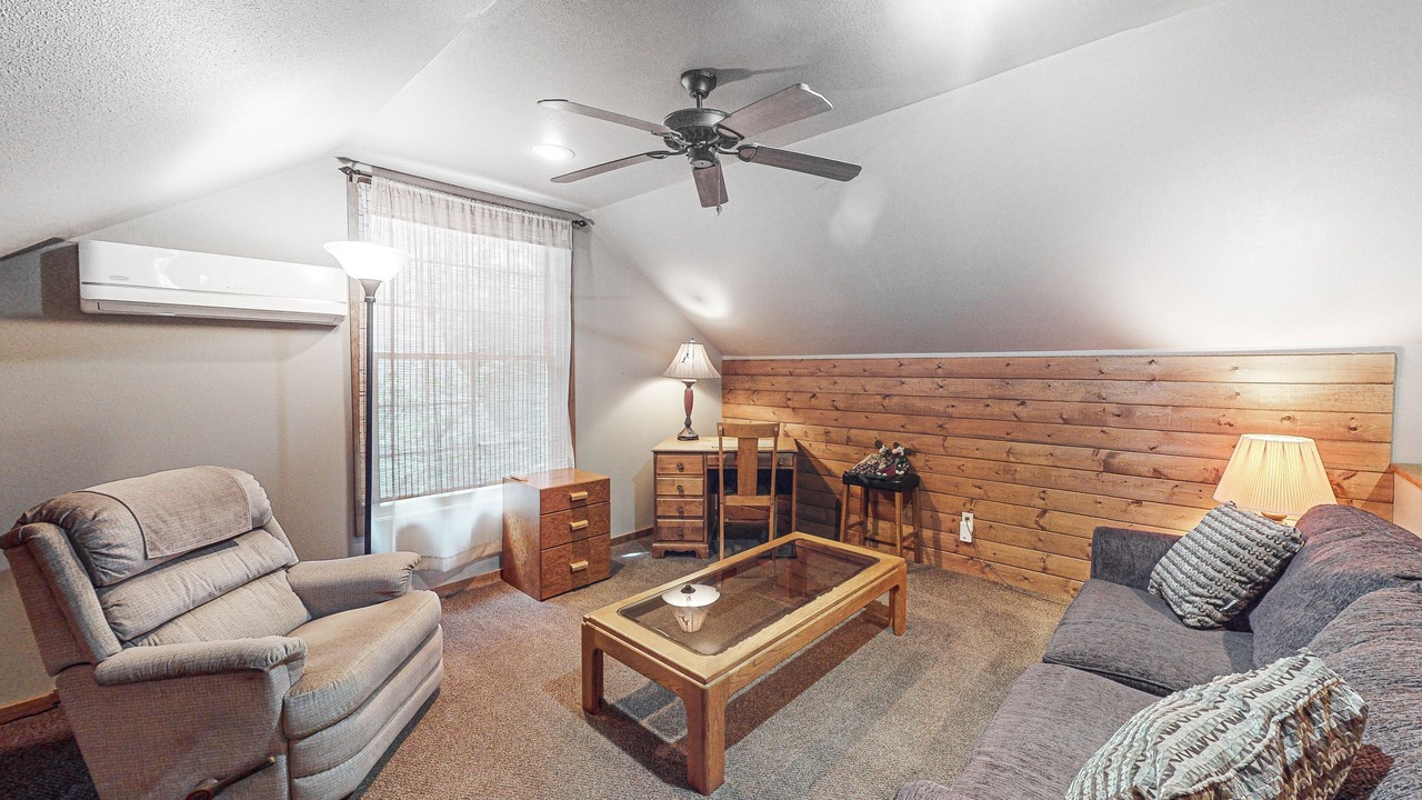 Photo of Livingroom in East Hope
