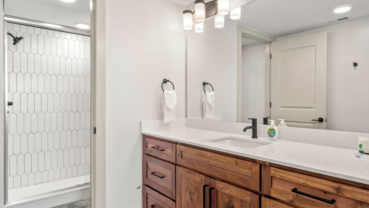 Photo of Bathroom in Garden City