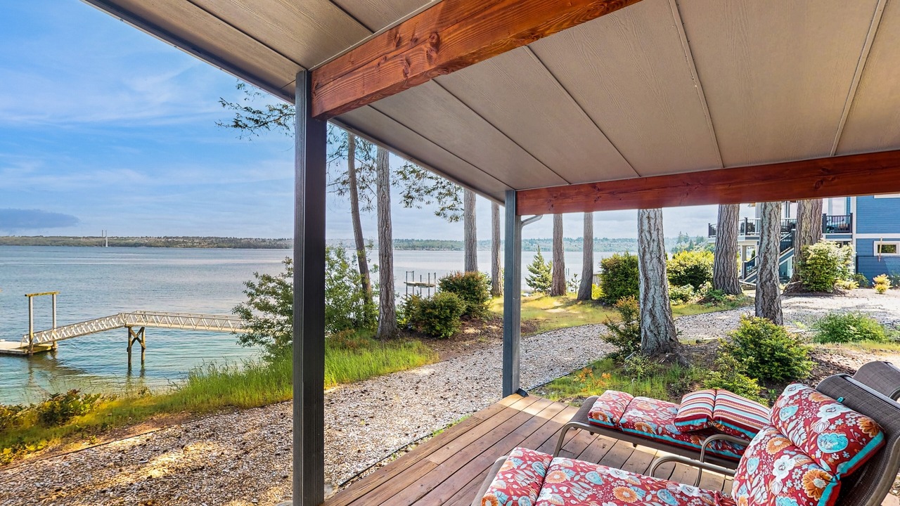Photo of Patio Balcony in Fox Island