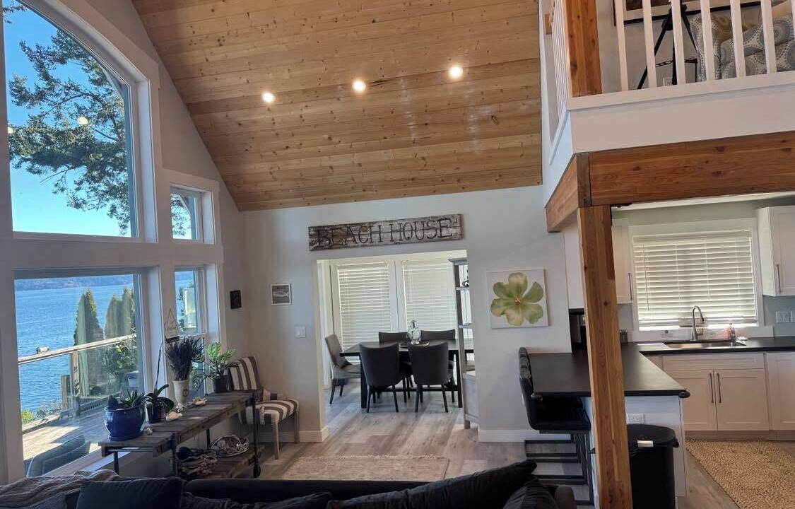 Photo of Livingroom in Coupeville