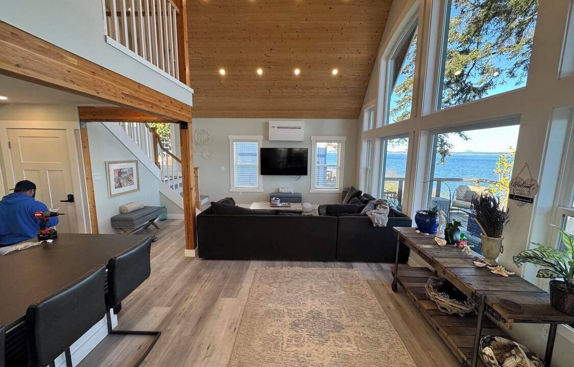 Photo of Livingroom in Coupeville