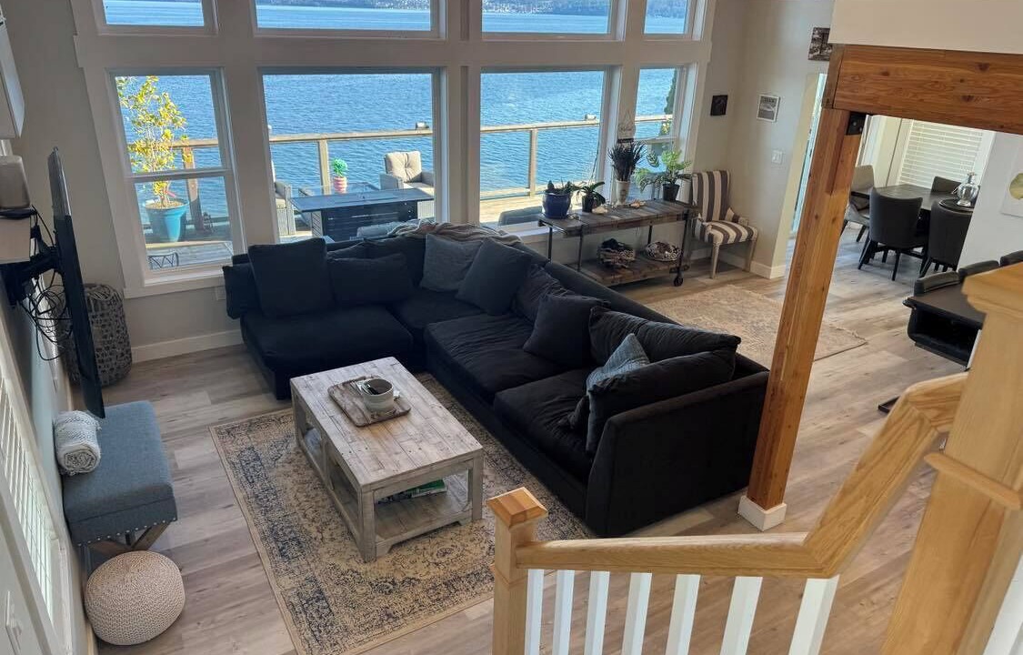 Photo of Livingroom in Coupeville