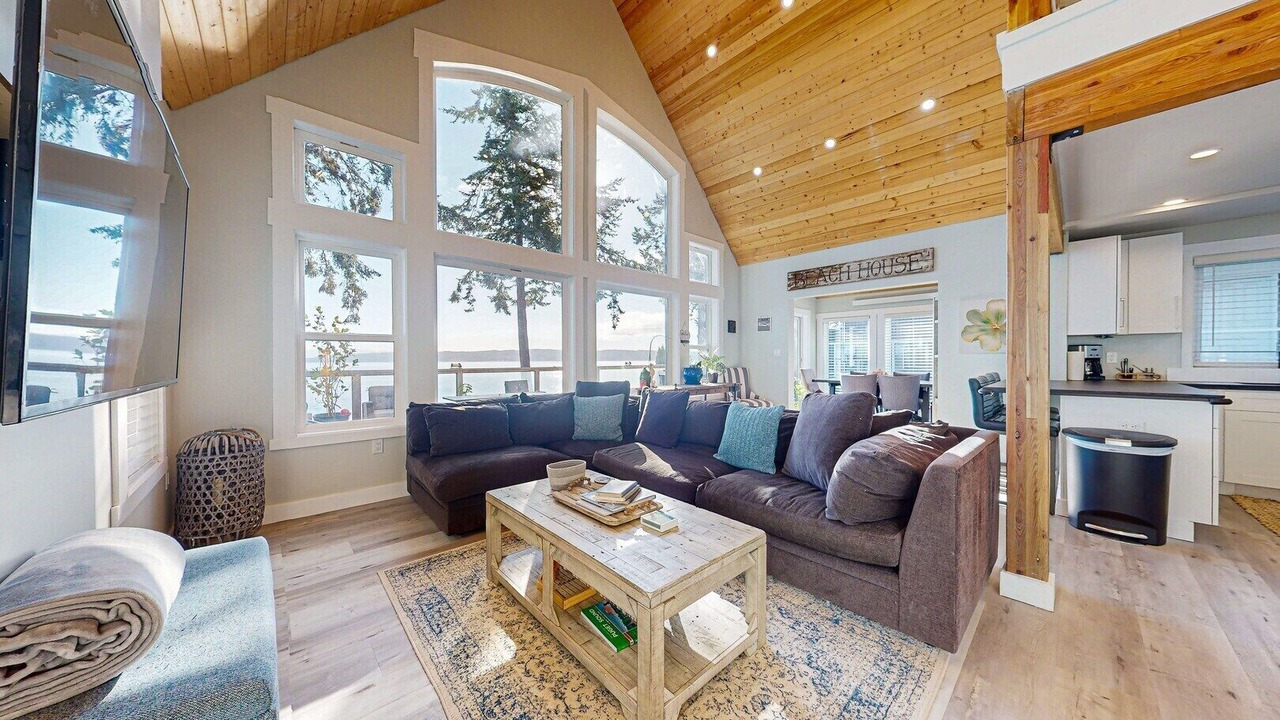 Photo of Livingroom in Coupeville