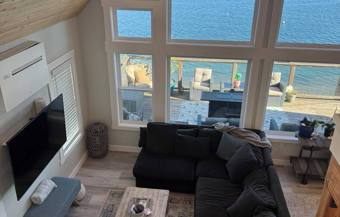 Photo of Livingroom in Coupeville