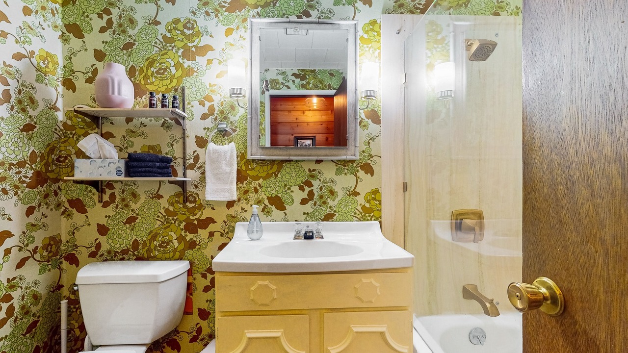 Photo of Bathroom in Coupeville
