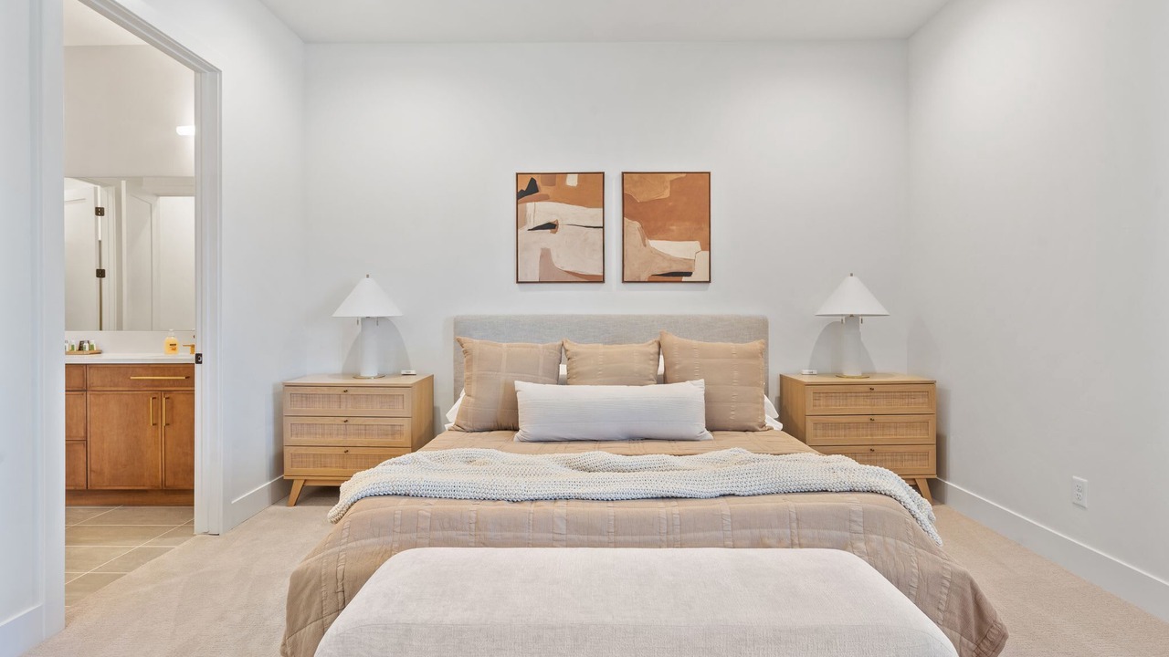 Photo of Bedroom in Hurricane
