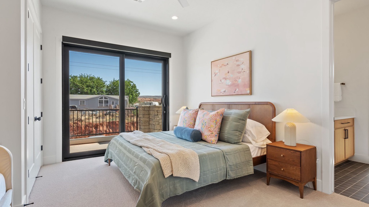 Photo of Bedroom in Hurricane