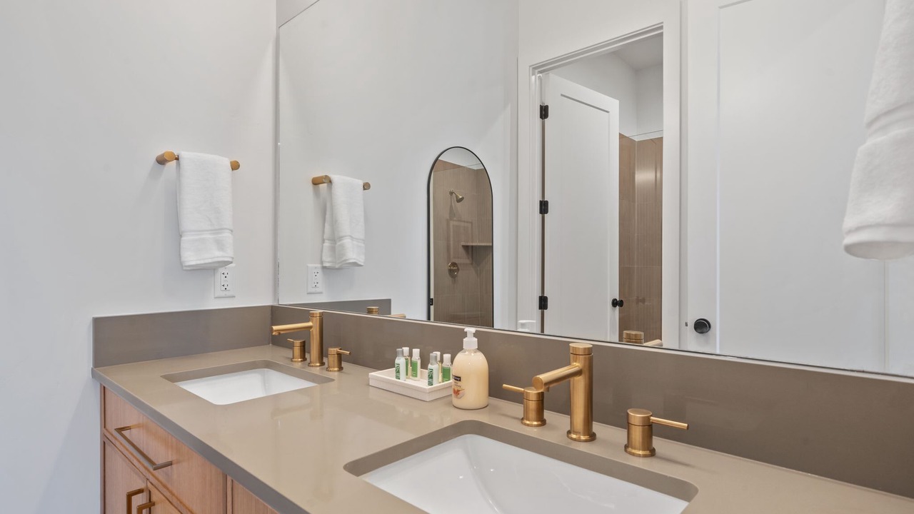 Photo of Bathroom in Hurricane