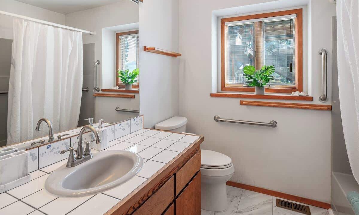 Photo of Bathroom in Sandpoint