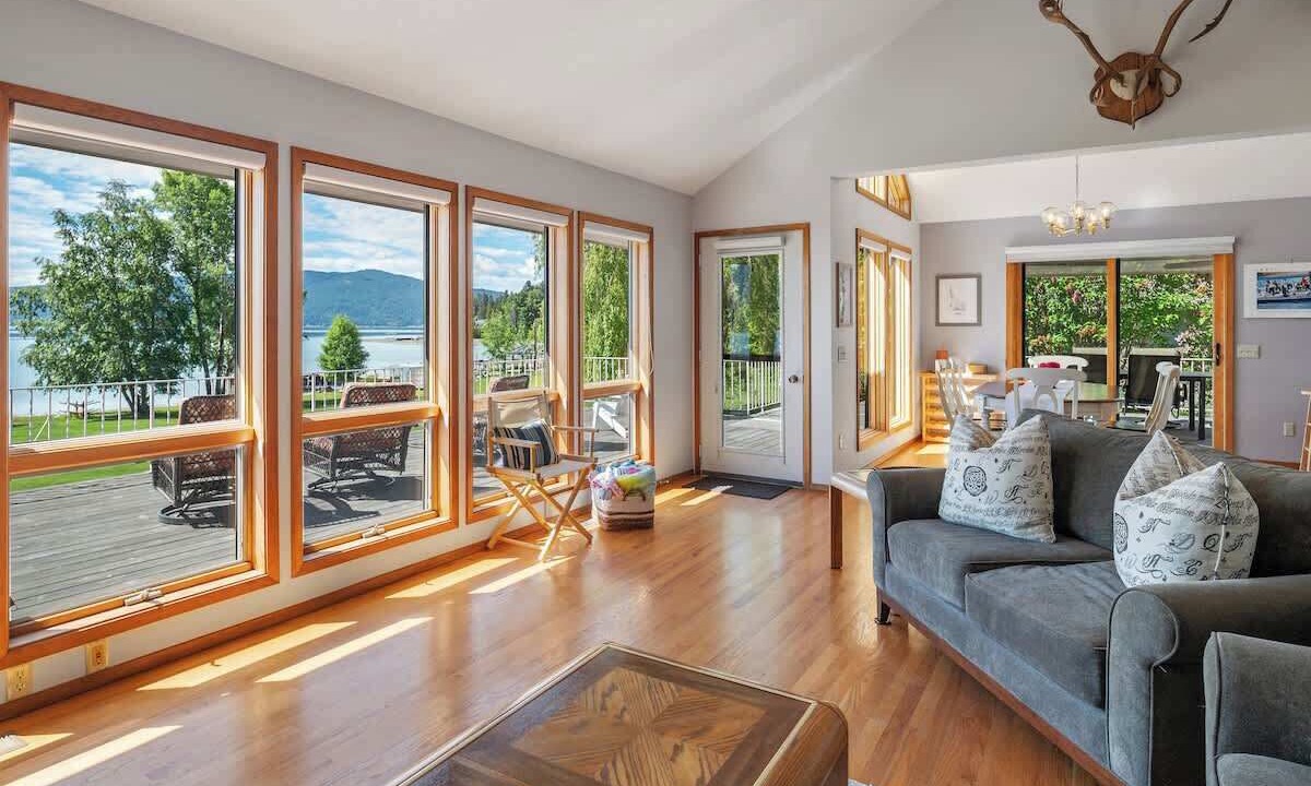 Photo of Livingroom in Sandpoint