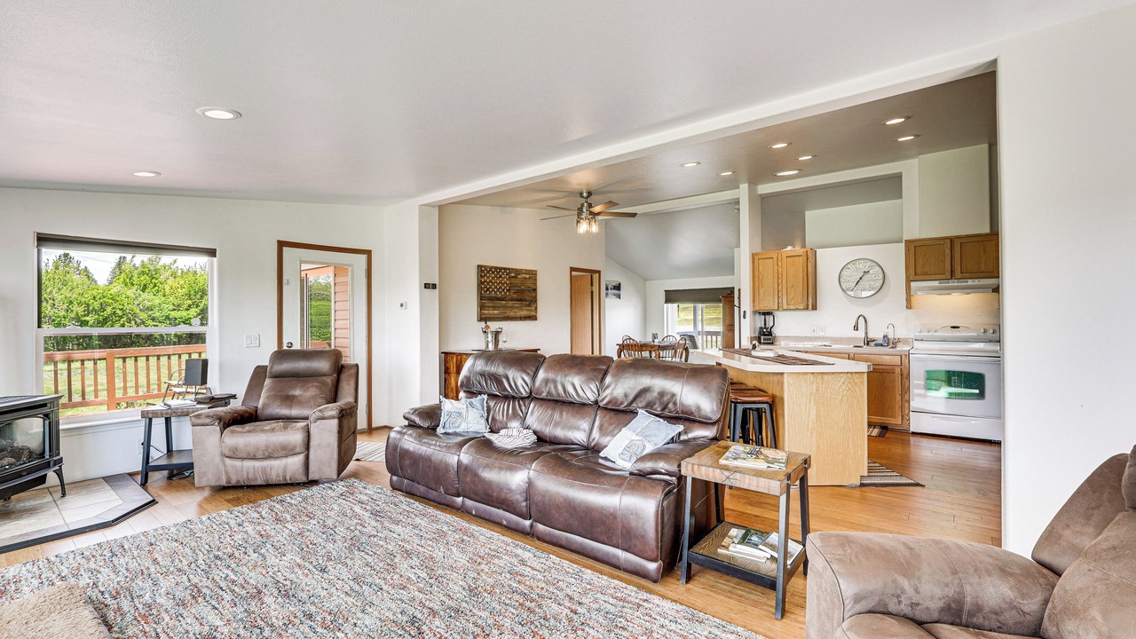 Photo of Livingroom in Chiloquin
