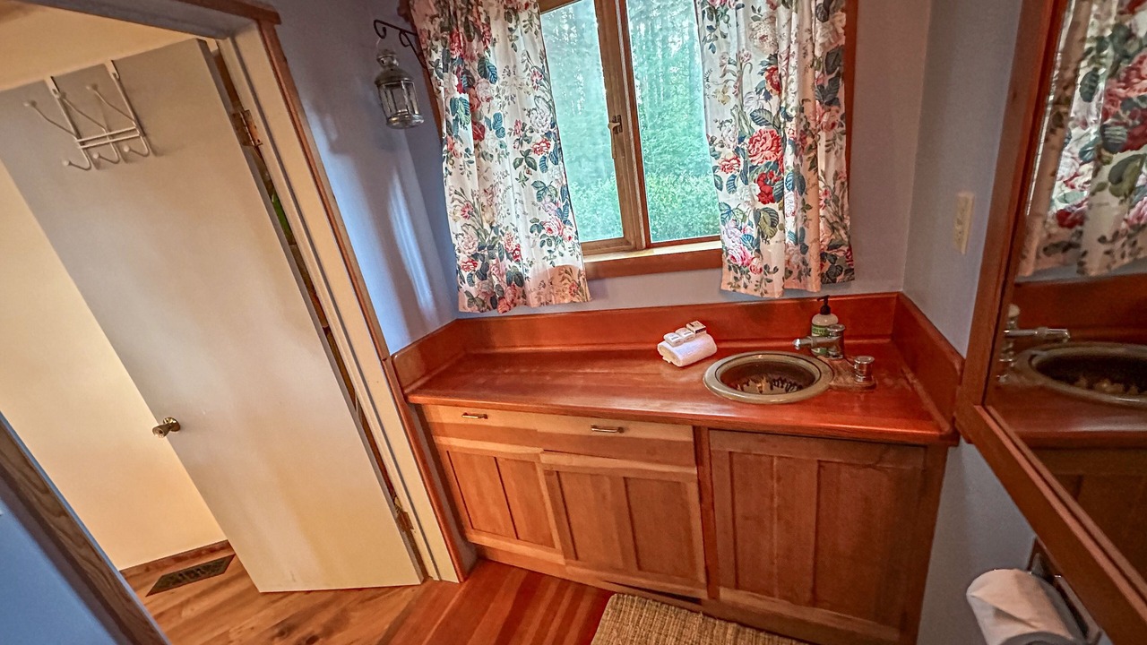 Photo of Bathroom in Greenbank
