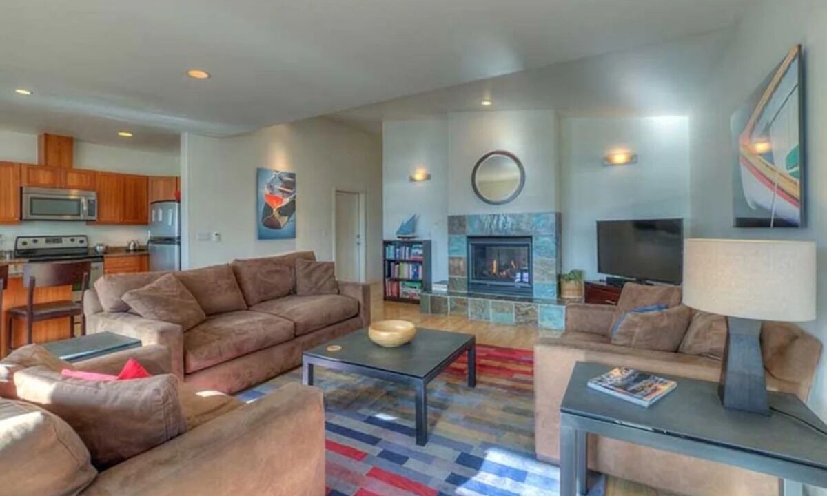 Photo of Livingroom in Eastsound
