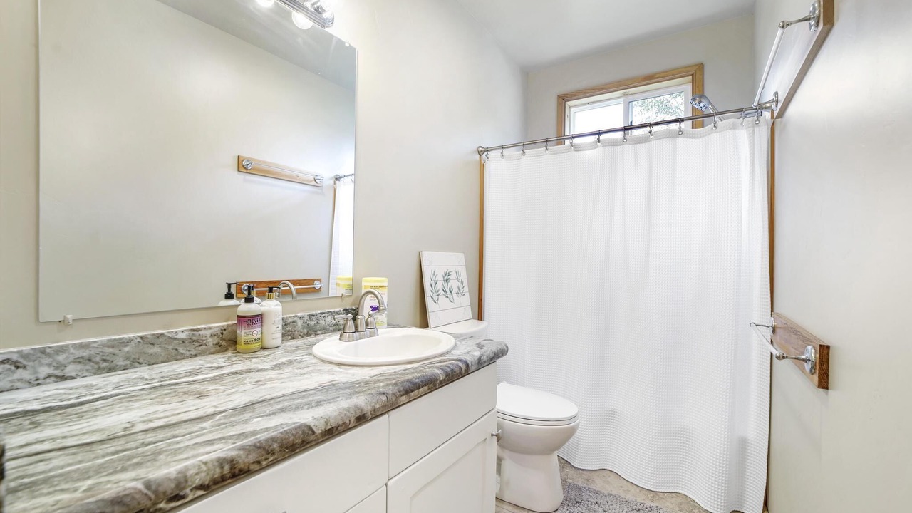 Photo of Bathroom in Pine