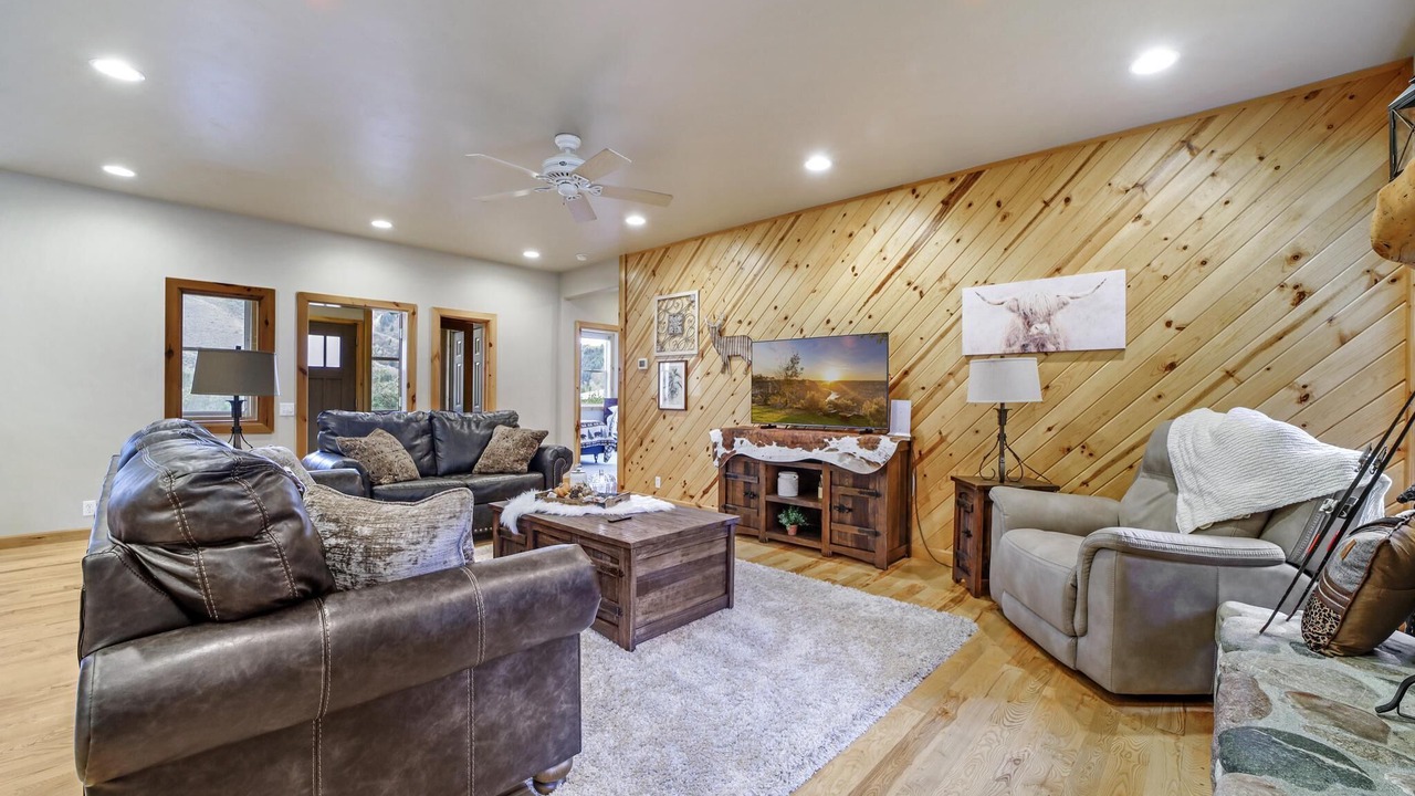 Photo of Livingroom in Pine