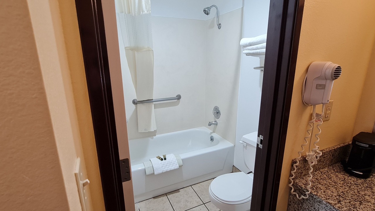 Photo of Bathroom in Oakridge