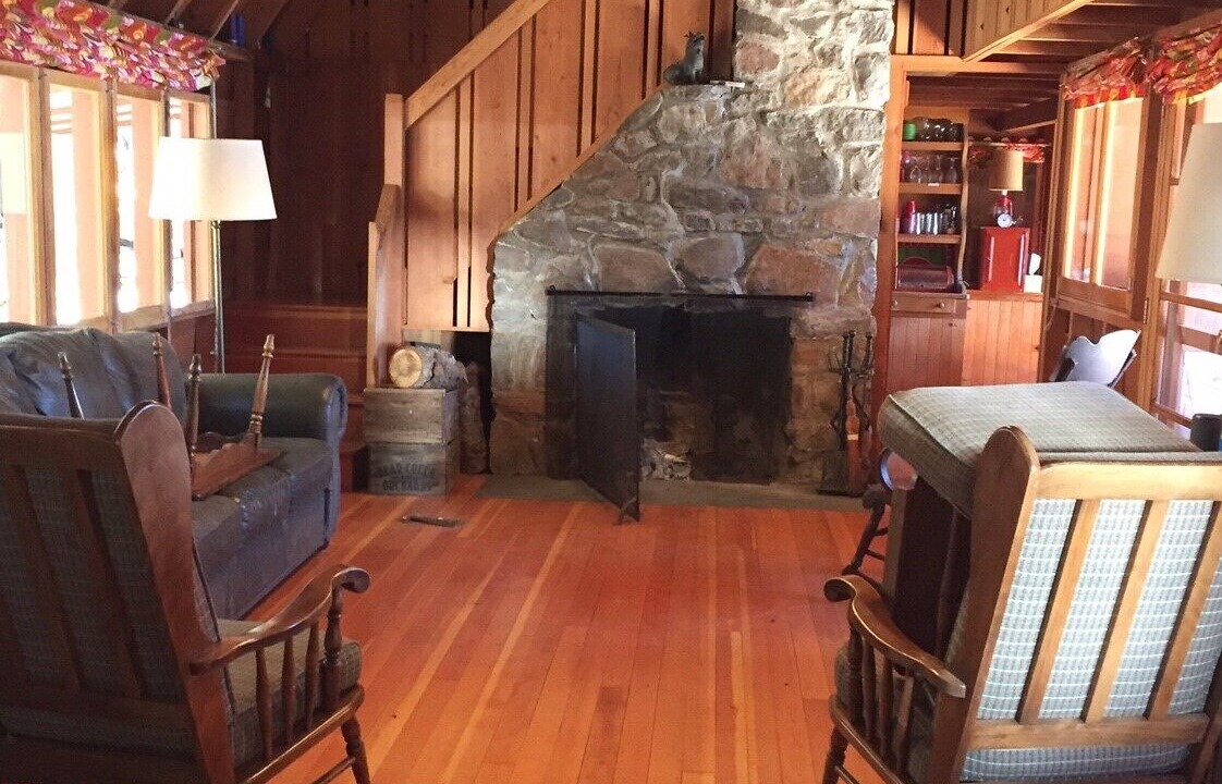 Photo of Livingroom in Klamath Falls
