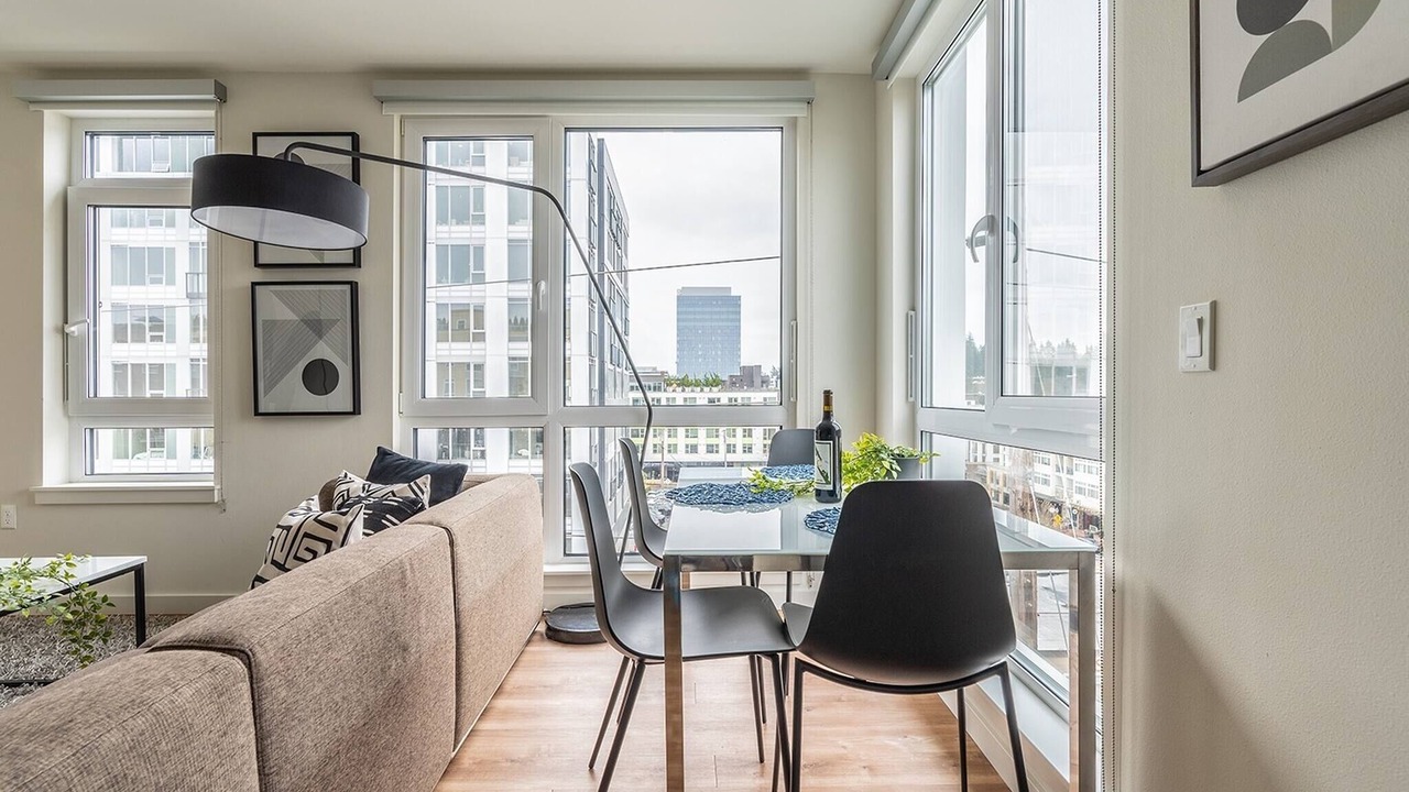 Photo of Livingroom in West Bellevue