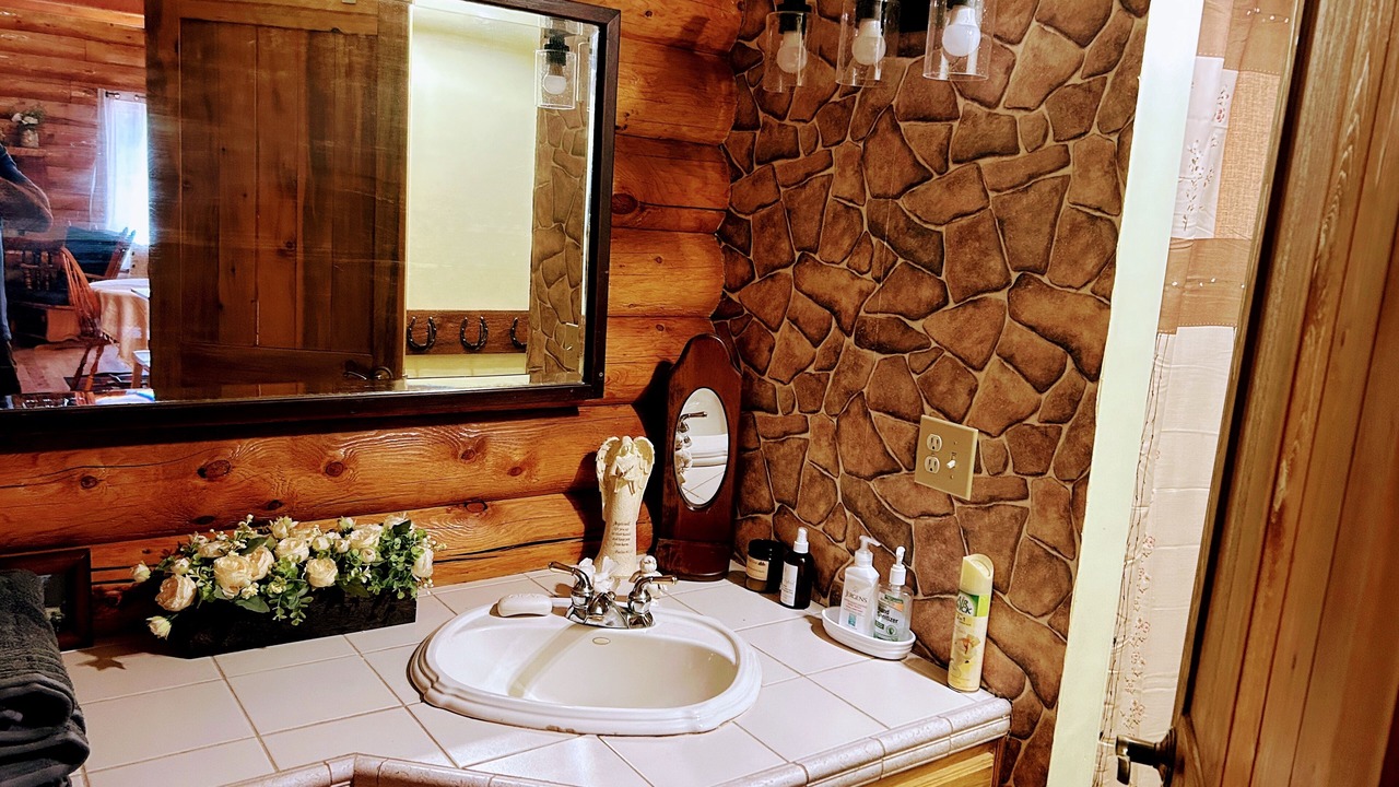 Photo of Bathroom in Chiloquin