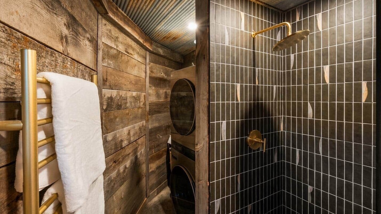 Photo of Bathroom in Emigrant