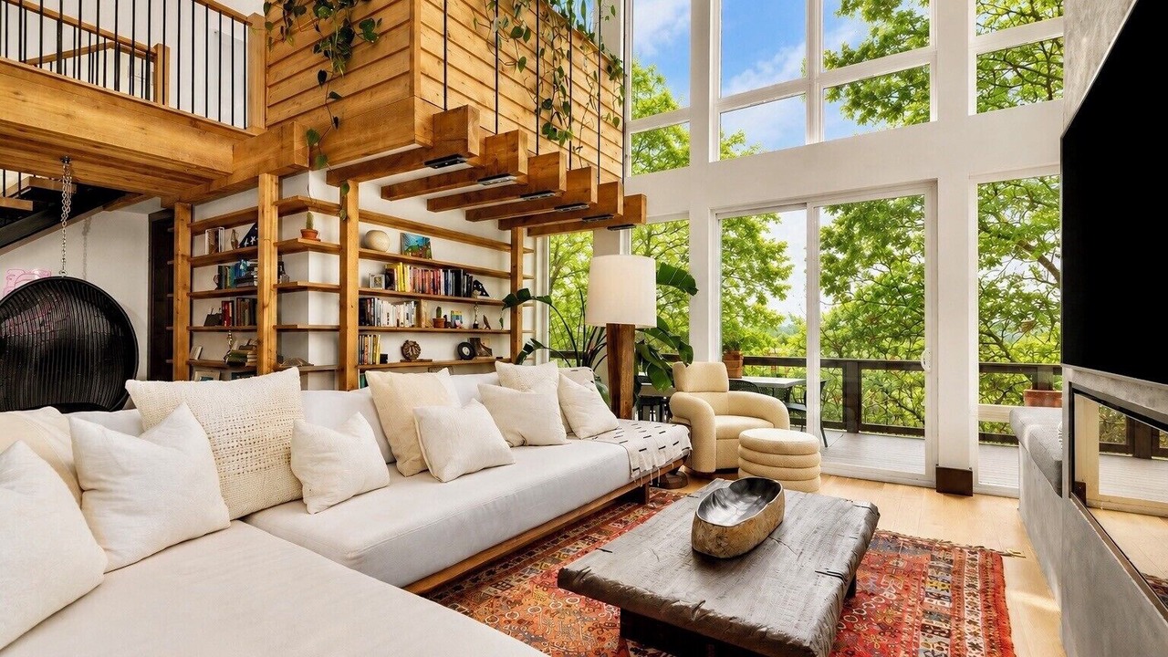 Photo of Livingroom in Shelby Hills