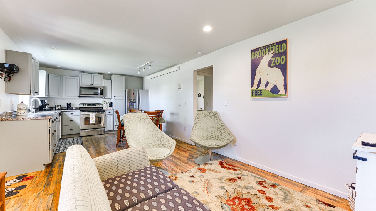 Photo of Livingroom in Shelton