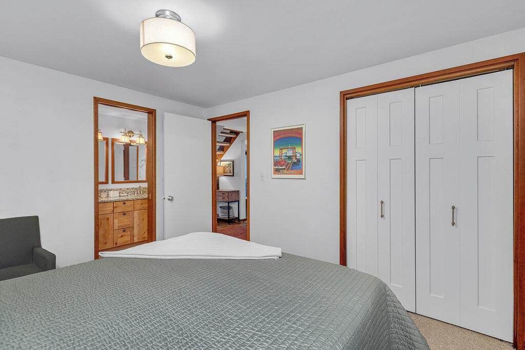 Photo of Bedroom in Overlook Park
