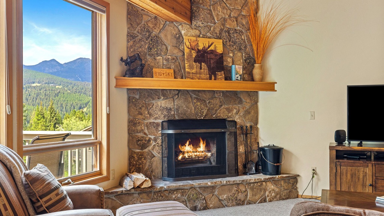 Photo of Livingroom in Big Sky