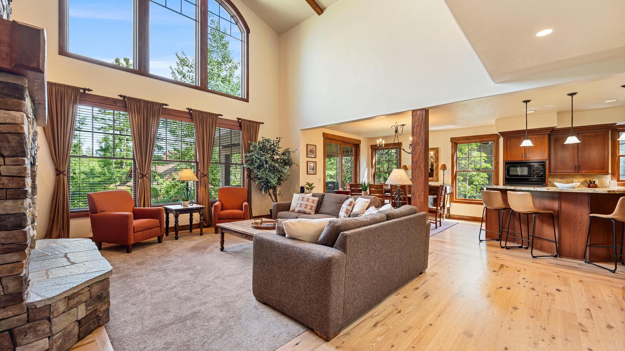 Photo of Livingroom in Tamarack