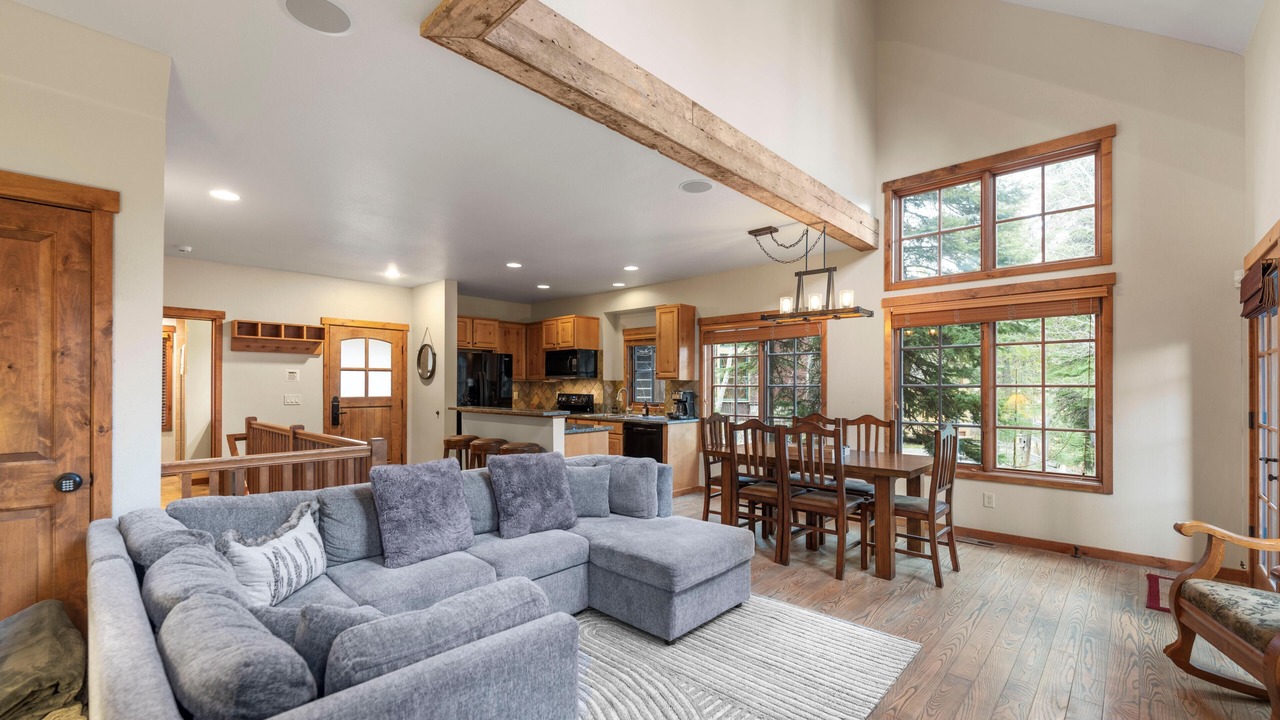 Photo of Livingroom in Tamarack Resort