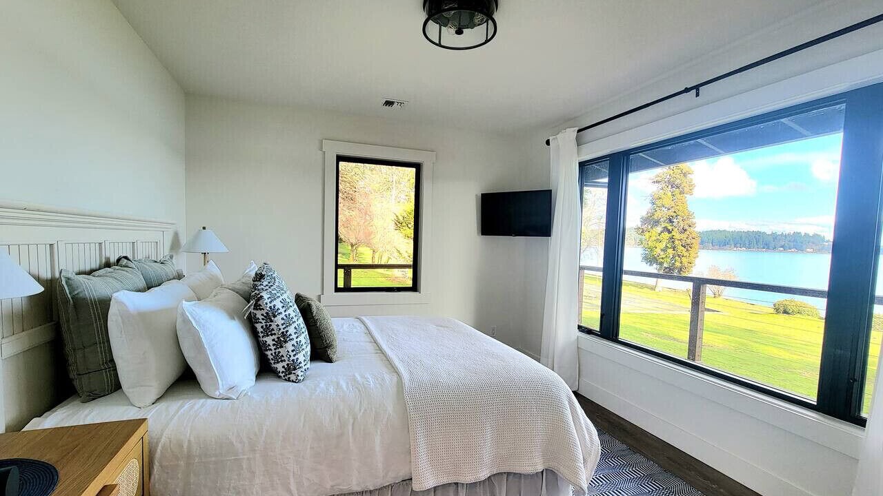 Photo of Bedroom in Bremerton