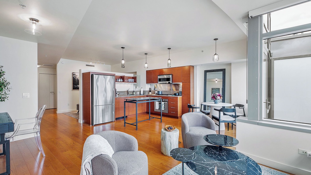 Photo of Livingroom in Corbett - Terwilliger - Lair Hill