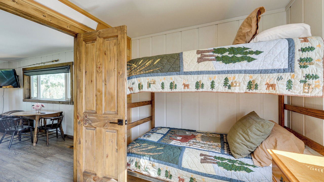 Photo of Bedroom in Game Creek