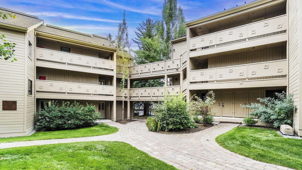 Photo of Outdoor in Elkhorn Village