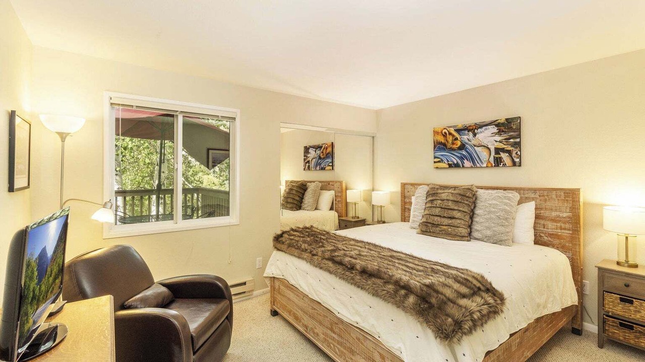 Photo of Bedroom in Elkhorn Village