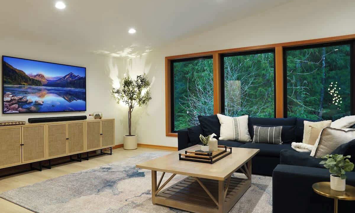 Photo of Livingroom in Glacier