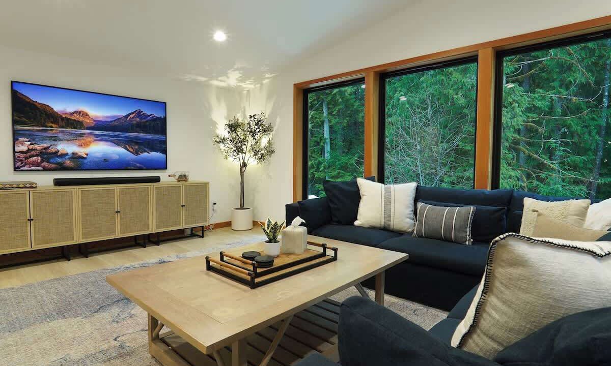 Photo of Livingroom in Glacier
