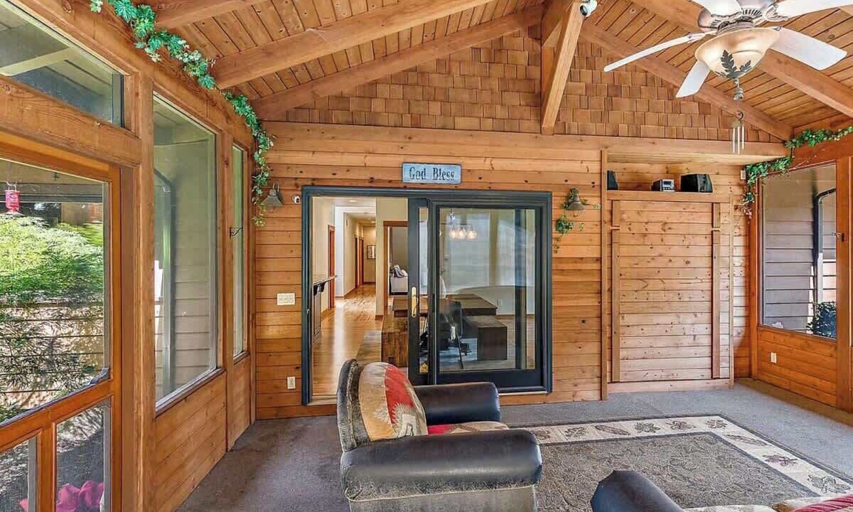 Photo of Outdoor in Ashland