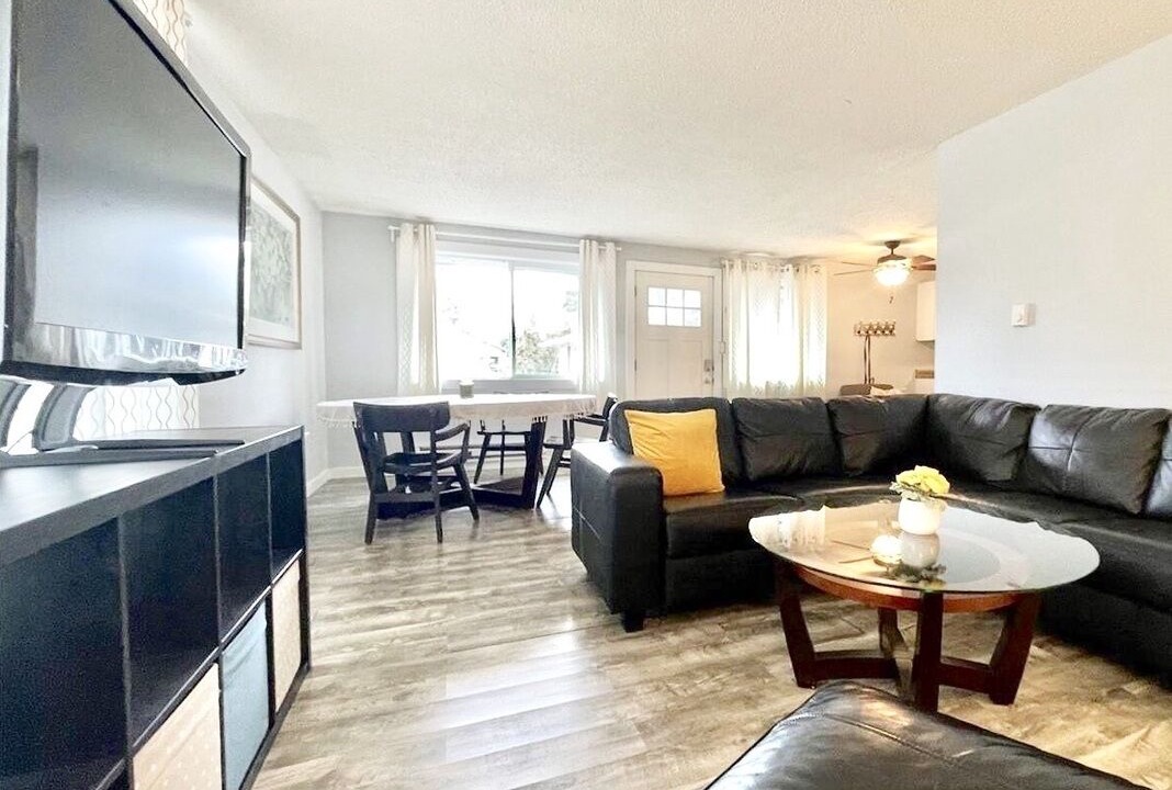 Photo of Livingroom in Lakewood